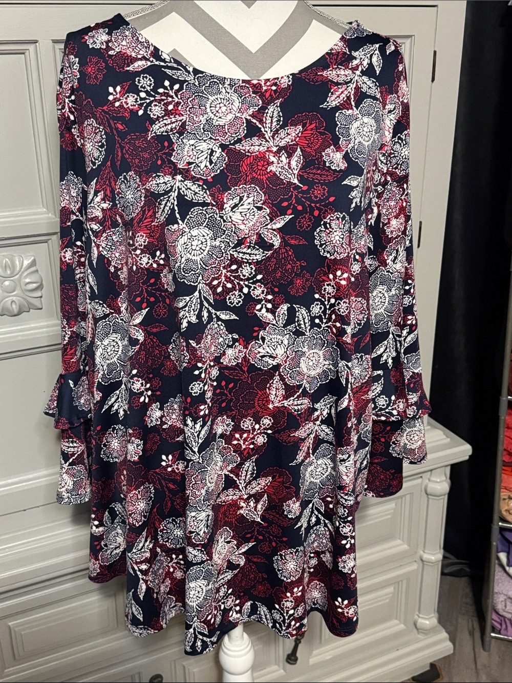 Ruby Rd. Woman Navy Floral Swing Tunic with Red & White Blooms Size 2X